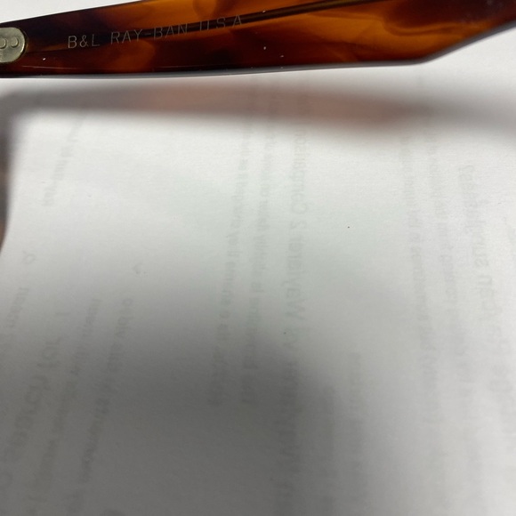 Ray Ban B&L 5022 Wayfarer. The most iconic sunglasses. Tortoise shell frames - Picture 9 of 9